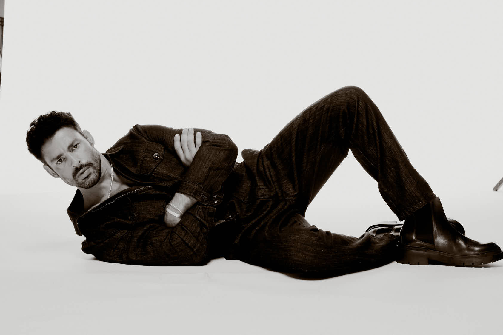 (2023) JEANS CAMPAIGN COLLAB CAUÃ REYMOND / ARAMIS